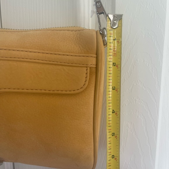 Season's IT color and material from Rebecca Mink-off - Picture 6 of 9